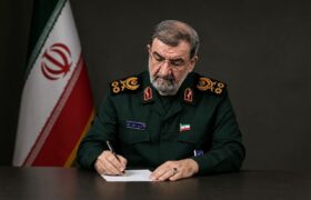 سرلشکر رضایی: آمریکا را وادار خواهیم کرد که به حقوق ملت ایران احترام بگذارد
