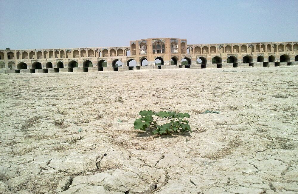 حل مساله خشکی زاینده رود مستلزم عبور از «حکمرانی آب» به «حکمرانی آبخیز» است
