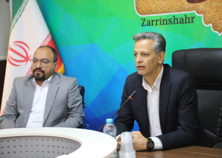 زرین‌شهر و یک پرسش قدیمی؛ چرا به نیروهای بومی اعتماد نمی‌شود؟