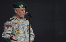 دریادار سیاری: دشمن نمی‌تواند مقابل جوانان مؤمن و باانگیزه ایران ایستادگی کند