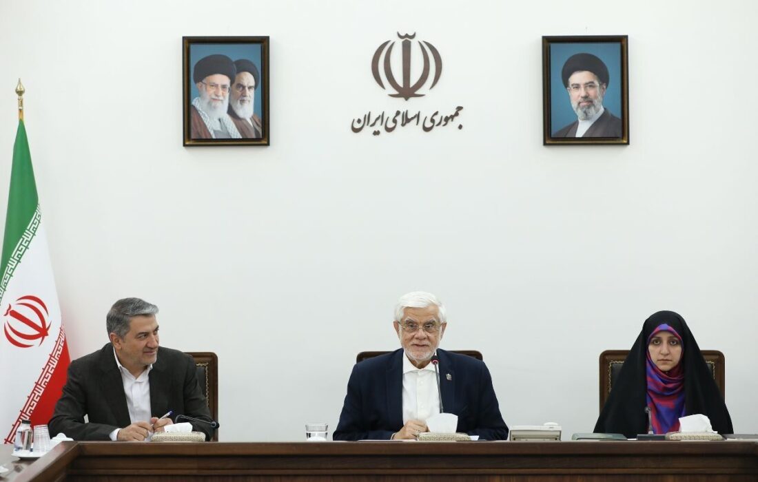 عارف: از مشارکت زنان در دولت بسیار راضی هستیم؛ عملکردشان فوقالعاده بوده است
