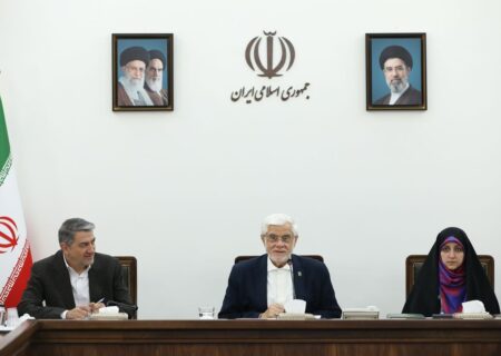 عارف: از مشارکت زنان در دولت بسیار راضی هستیم؛ عملکردشان فوق‌العاده بوده است