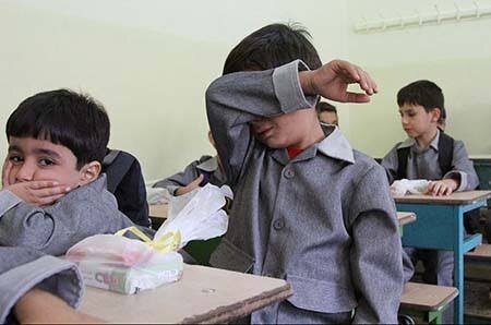 بی‌میلی کودک به مدرسه را عادی و شوخی تلقی نکنید