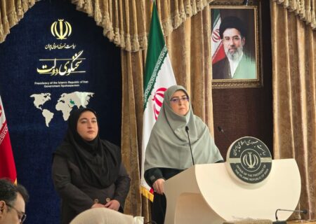 مهاجرانی: تمام ۱۱۰ میلیون لیتر بنزین تولید داخل در اختیار مردم قرار می‌گیرد