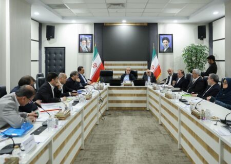 پزشکیان: موانع تجاری و گمرکی واردات کالاهای اساسی با فوریت برطرف شود