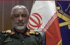 دریادار عظمایی: ناوهای آمریکایی جرات نزدیک شدن به تنگه هرمز را ندارند