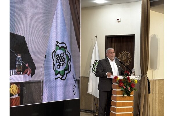 فرماندار لنجان: کاهش بروکراسی اداری باید در اولویت مدیران باشد