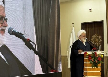 امام جمعه موقت زرین‌شهر: عملکرد مدیران باید در زندگی مردم اثر ماندگار داشته باشد