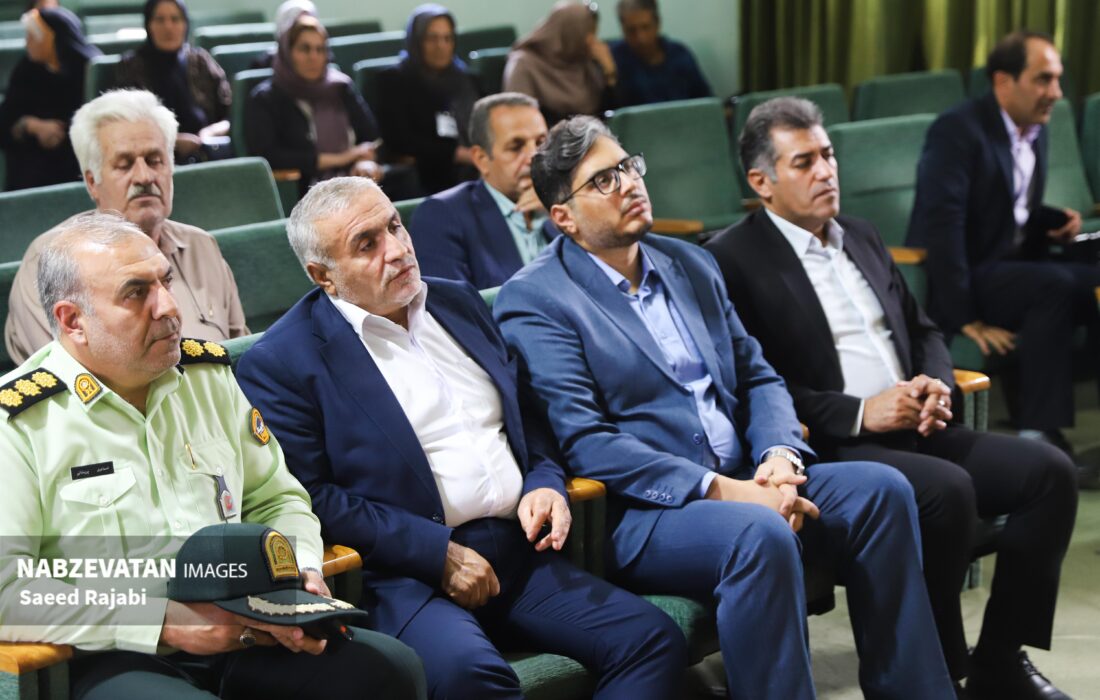 نشست مسئولان شهرستان با بانوان و فعالان مشاغل خانگی در سده لنجان