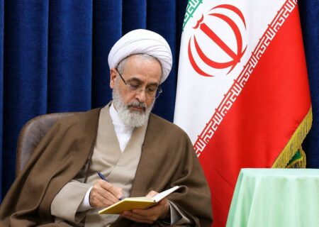 آیت الله اعرافی: پرستاران ادامه دهندگان مسیر ایثار و فداکاری حضرت زینب(س) هستند