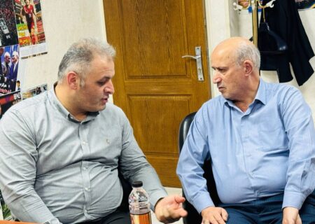 تاج میزبان انوشیروانی بود