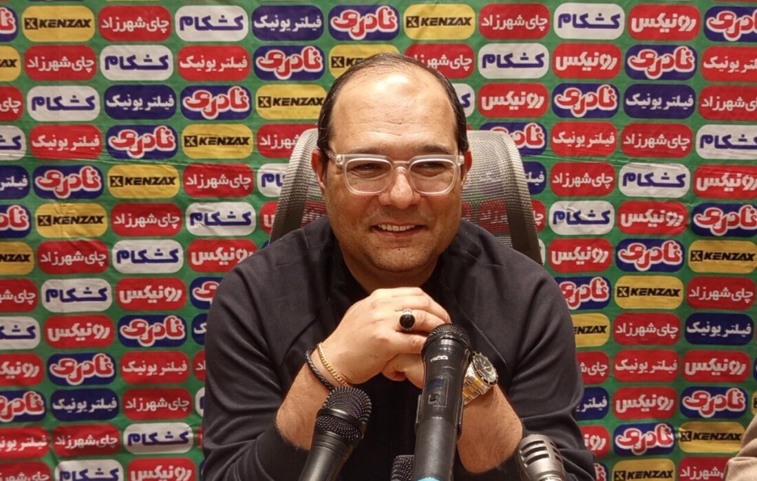 سرمربی ذوب آهن: با تمام توان برای کسب پیروزی و خوشحالی هواداران تلاش میکنیم