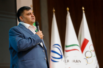 رضازاده: پیکارهای وزنه‌برداری ناگویا در سطح رقابت‌های المپیک بود/ داودی شاهکار کرد