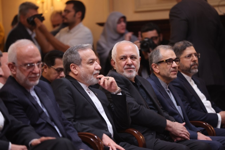 ظریف: عقلانیت، متانت و رعایت حقالناس از ویژگیهای برجسته شهید خرازی بود