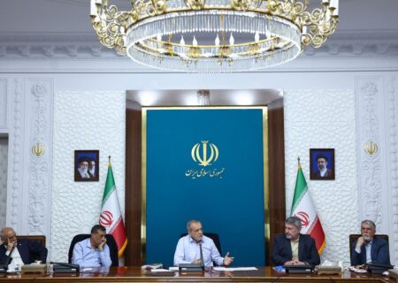 رئیس‌جمهور: امروز از واردات بنزین بی‌نیاز شده‌ایم